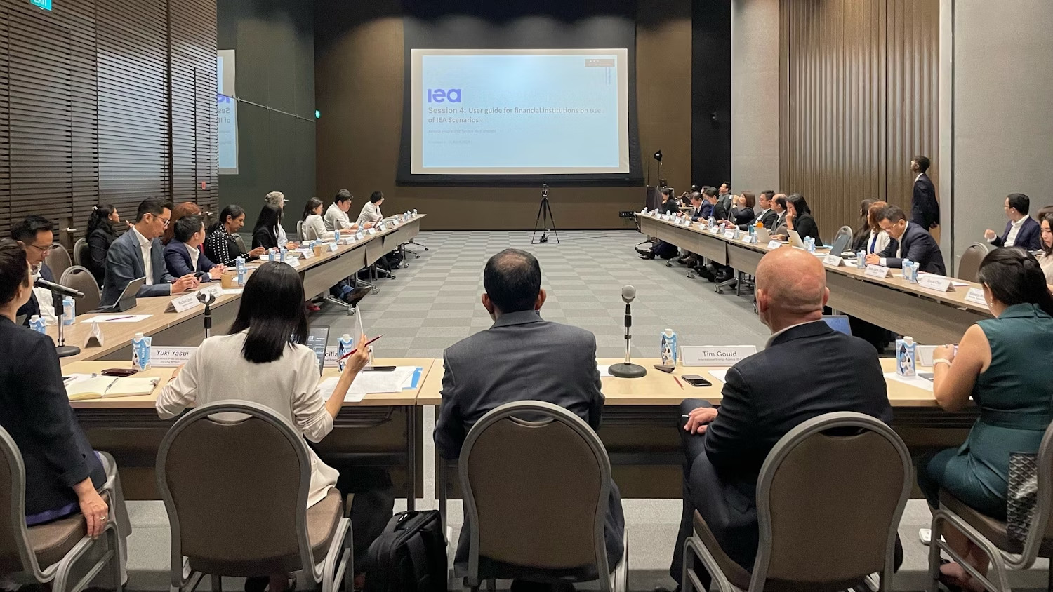 IEA và các nhà lãnh đạo tài chính ngành năng lượng nhóm công nghiệp họp bàn tại Singapore