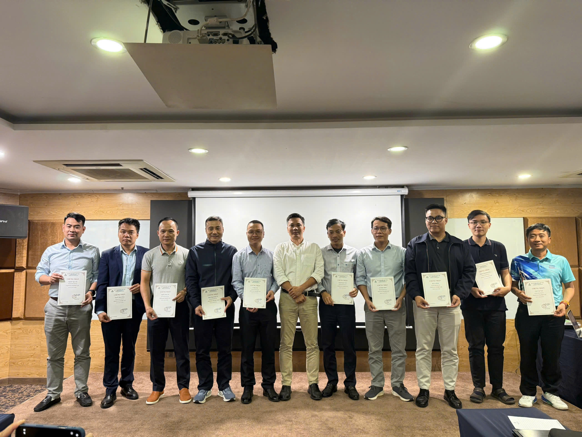 iSEAR Conducts Intensive Training on Offshore Wind Investment and Operations for Petrovietnam Key Personnel